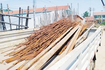 工地建材接連失竊，看門人竟被收買成內應